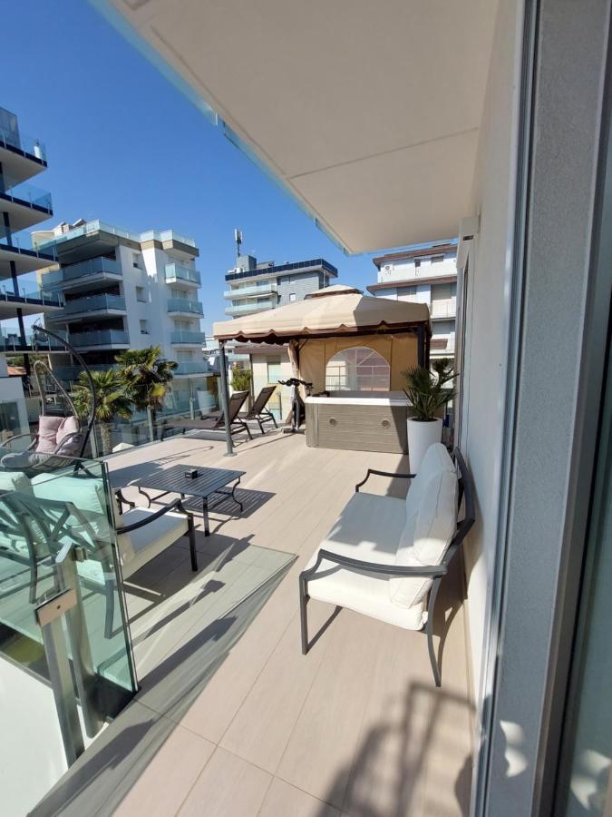 Hotel Rossini 4S Lignano Sabbiadoro Eksteriør billede