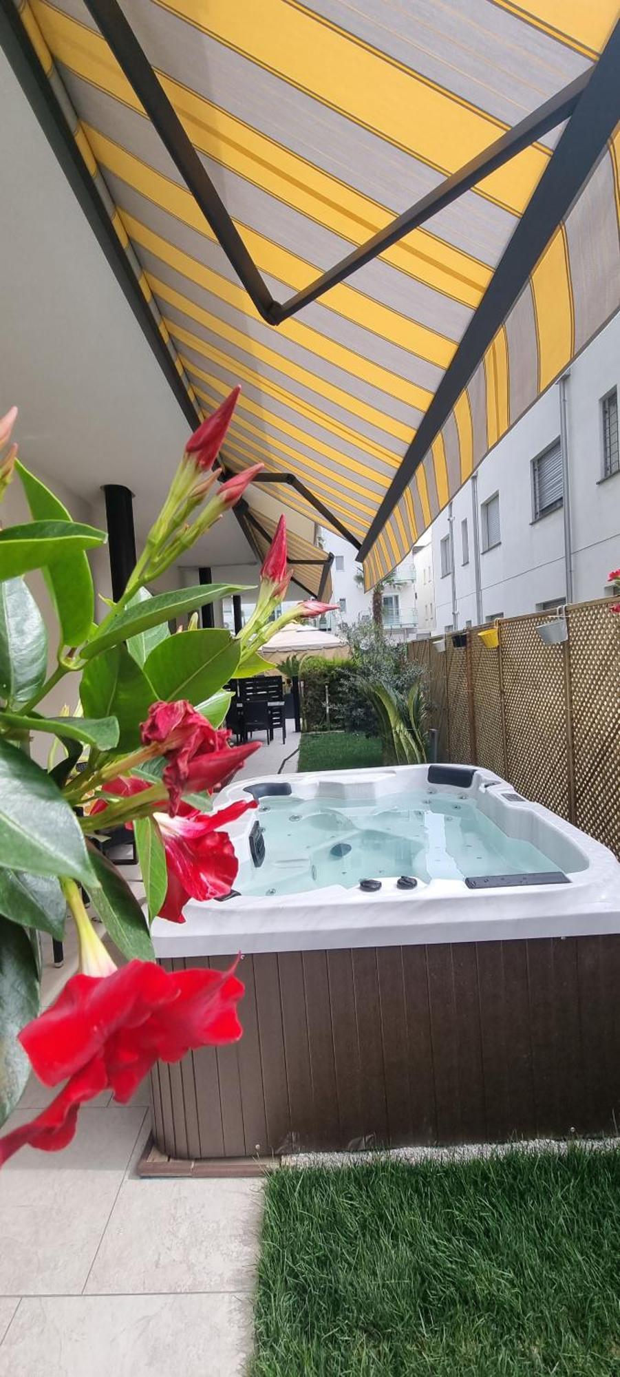 Hotel Rossini 4S Lignano Sabbiadoro Eksteriør billede
