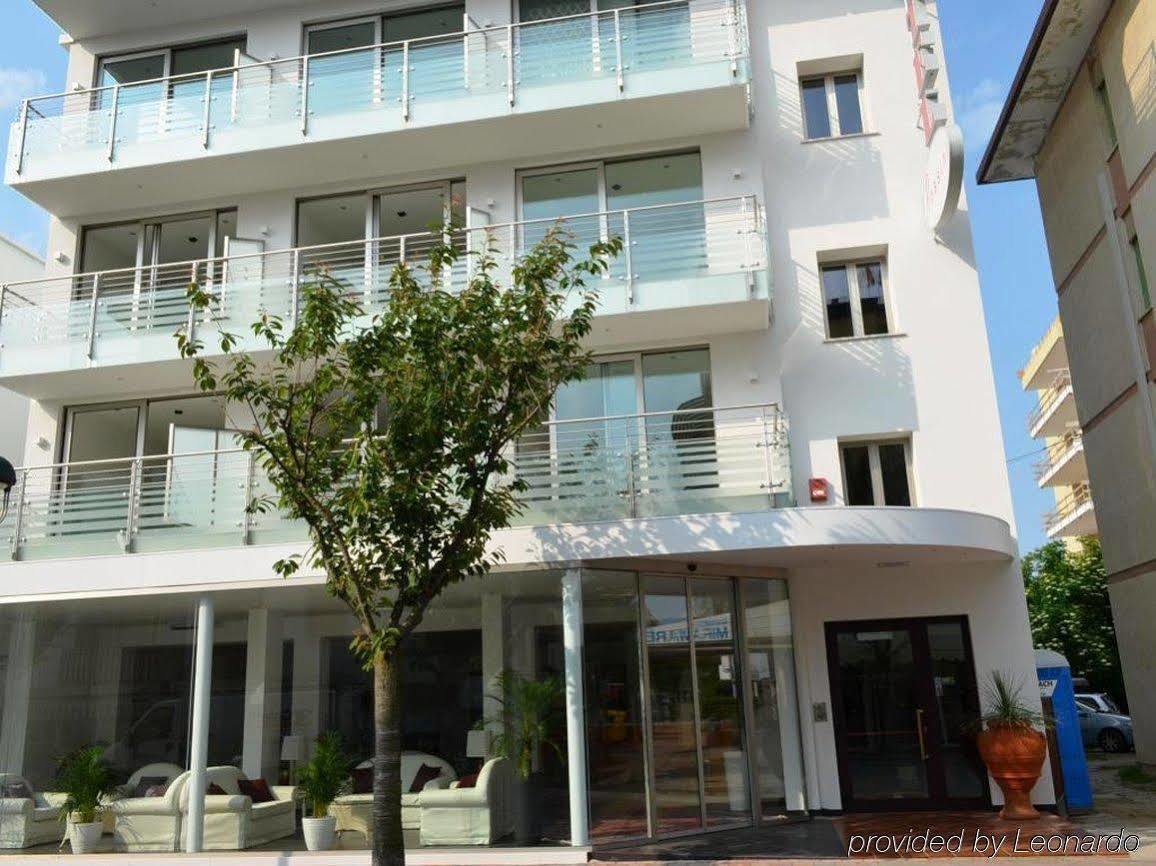 Hotel Rossini 4S Lignano Sabbiadoro Eksteriør billede