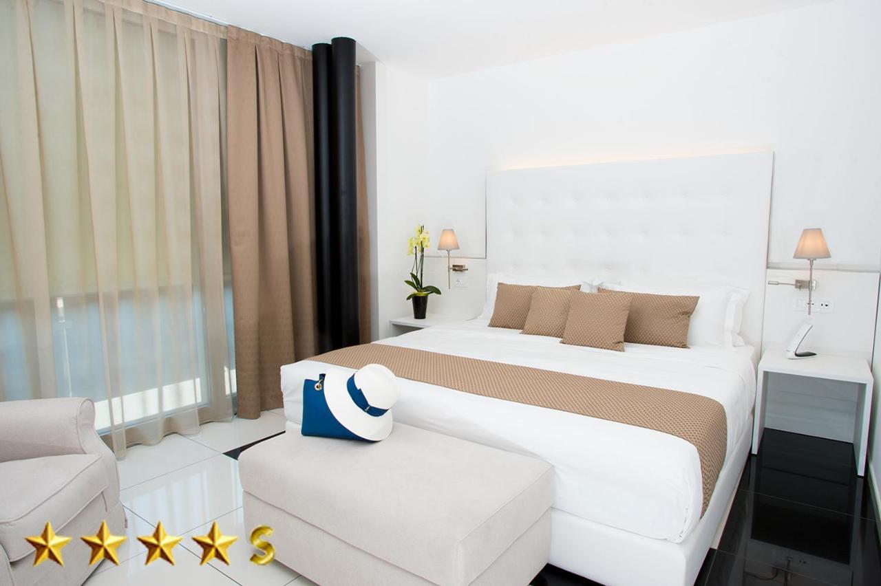 Hotel Rossini 4S Lignano Sabbiadoro Eksteriør billede