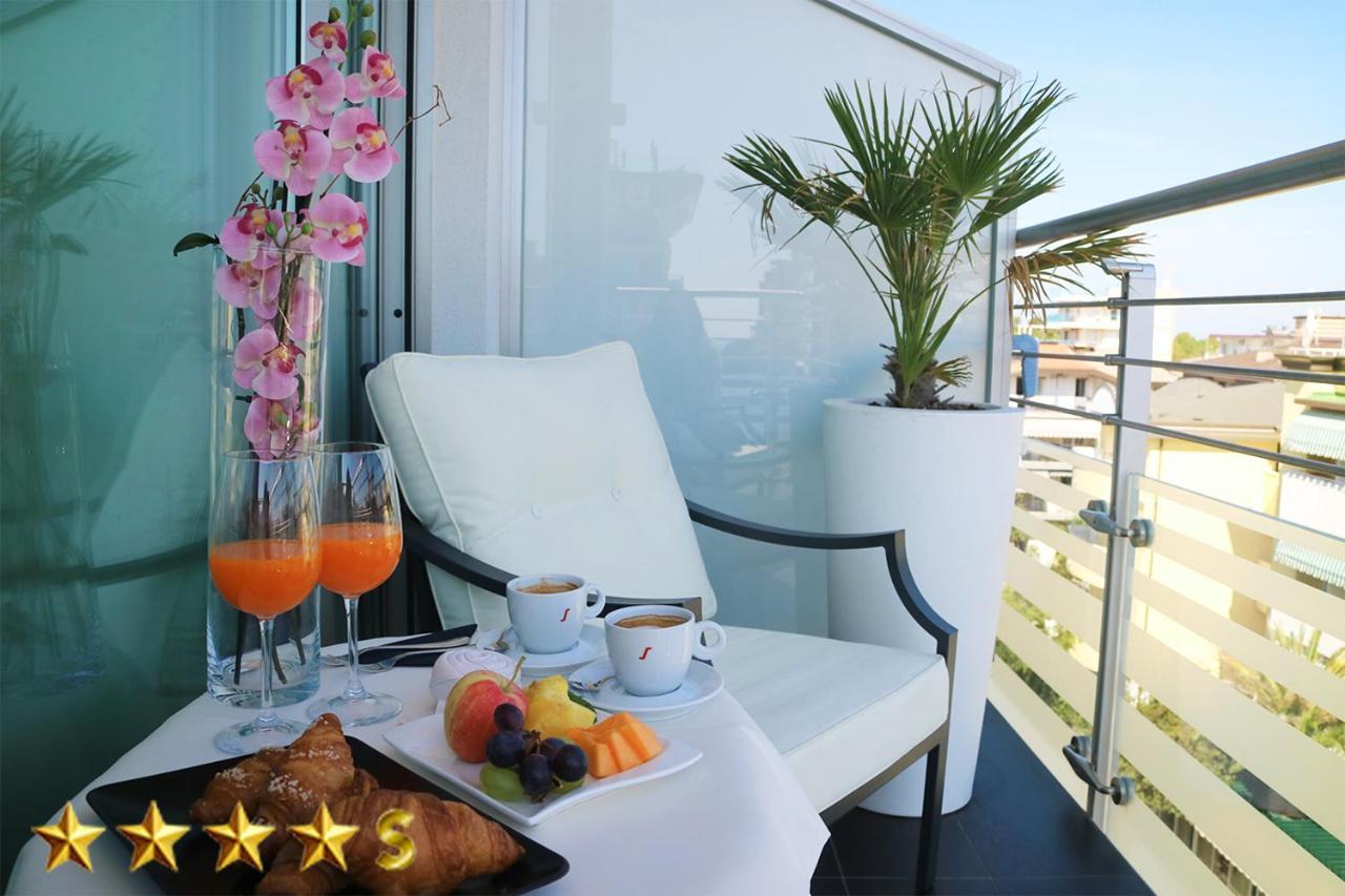 Hotel Rossini 4S Lignano Sabbiadoro Eksteriør billede