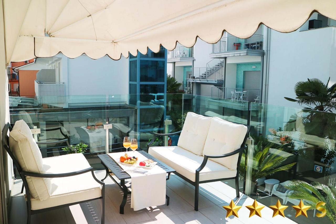 Hotel Rossini 4S Lignano Sabbiadoro Eksteriør billede